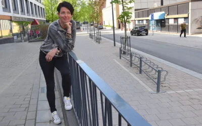 Hannakaisa Shehu halusi nuorena teatteriohjaajaksi, mutta uskoontulo heitti ajatukset uuteen suuntaan