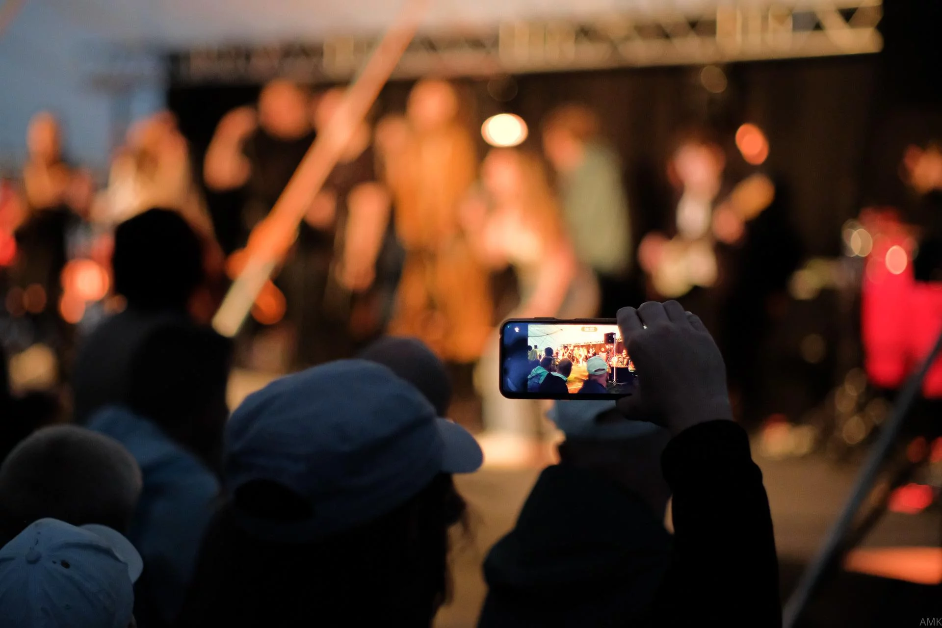 worship-4088561_1920